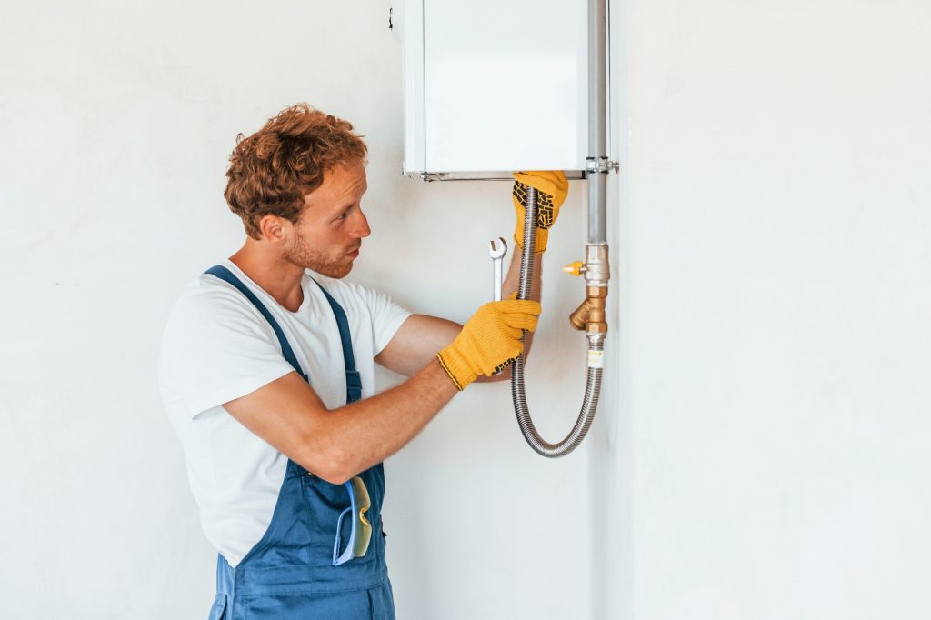 The Top Signs That Your Water Heater Needs to Be Replaced